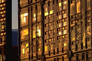 超音波と脱脂洗浄で徹底的に汚れを除去