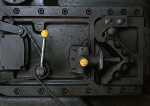 狭所作業に最適なミニクローラクレーンのレンタルガイド｜選び方と安全運用のポイント